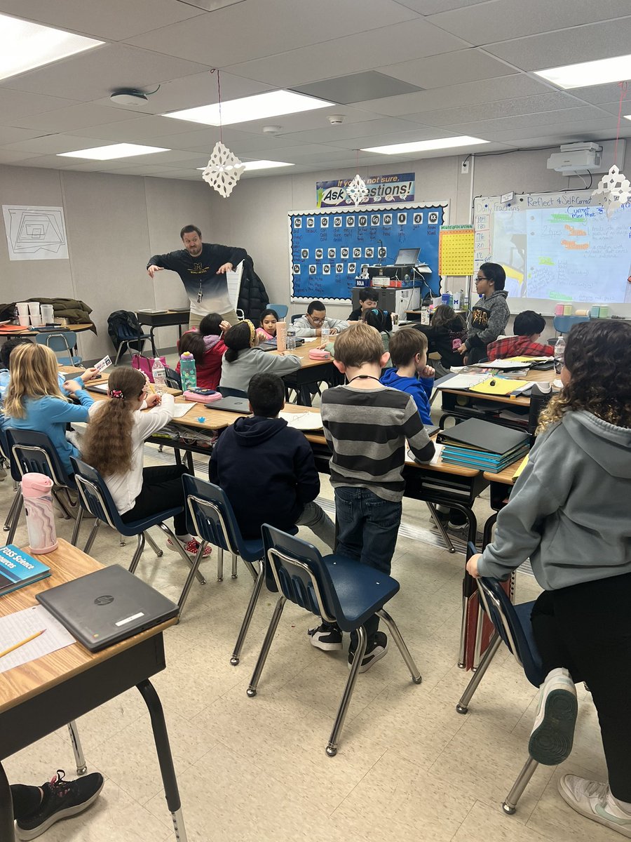 A lot of enthusiastic scientific writing about weathering and erosion going on in Mr. Sola’s room today! 🪨☔️⛰️@cathy_shappell @AlFutrick @CoolColeMuhls @CB_Principal @JoeScoboria @MrsBellanca