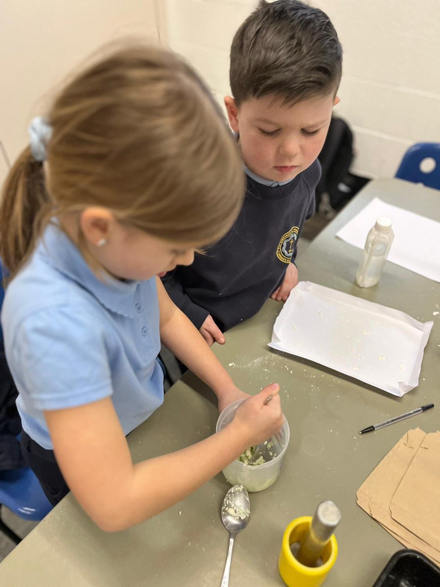 StBernardsep's tweet photo. Team 2 really enjoyed learning how to make their own soap. They are looking forward to trying their creations tomorrow. #stbScience https://t.co/2soIPlgV3W