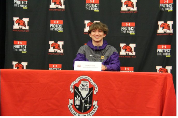 Congratulations to @ccozen7 who signed his NLI to @ONAZFootball! Cooper has been a consistent player for the RedHawks at the Wide Receiver position. Using his speed and agility to run precise routes and reel in catches for the RedHawks, Cooper will continue his success on the…