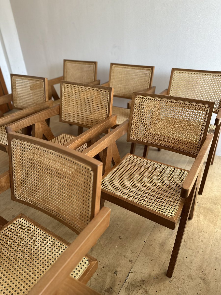 Capitol kolçaklı sandalye, kestane renkte size özel renkte üretim. <a href="/wickerist/">wickerist</a>