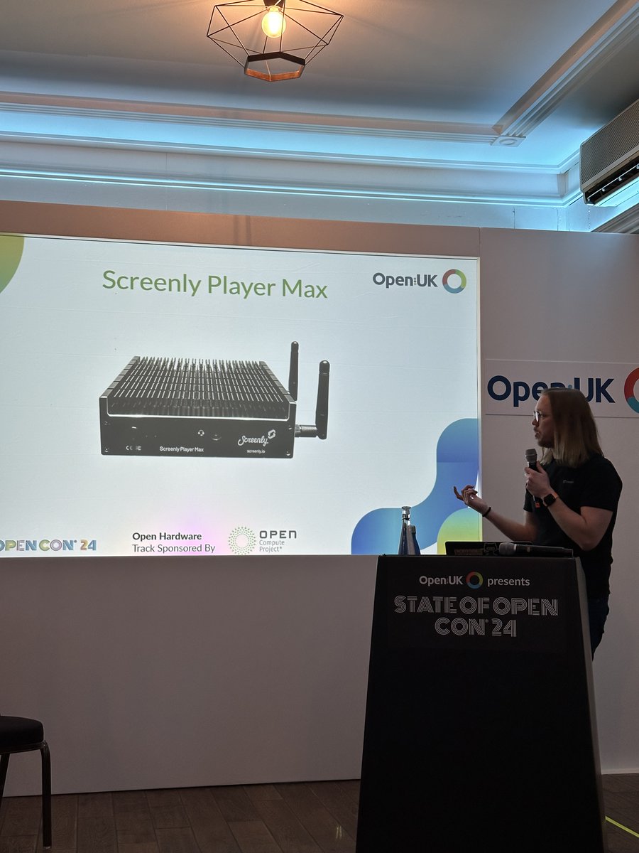 ScreenlyApp's tweet image. A productive couple of days at @OpenUK_uk&apos;s #stateofopencon24! Great to see our London friends and to learn more about the latest developments around SBOMs and RISC-V. #SOOCon24 #opensource