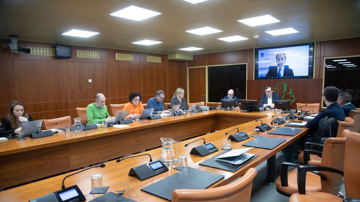 📢El director de la Oficina comparece en el Parlamento Vasco con relación al proyecto de Ley de Transparencia de Euskadi. Se destaca importancia de ampliar competencias en anticorrupción y debate sobre la dependencia de Autoridad de Transparencia. ➡️bit.ly/42EYbgT