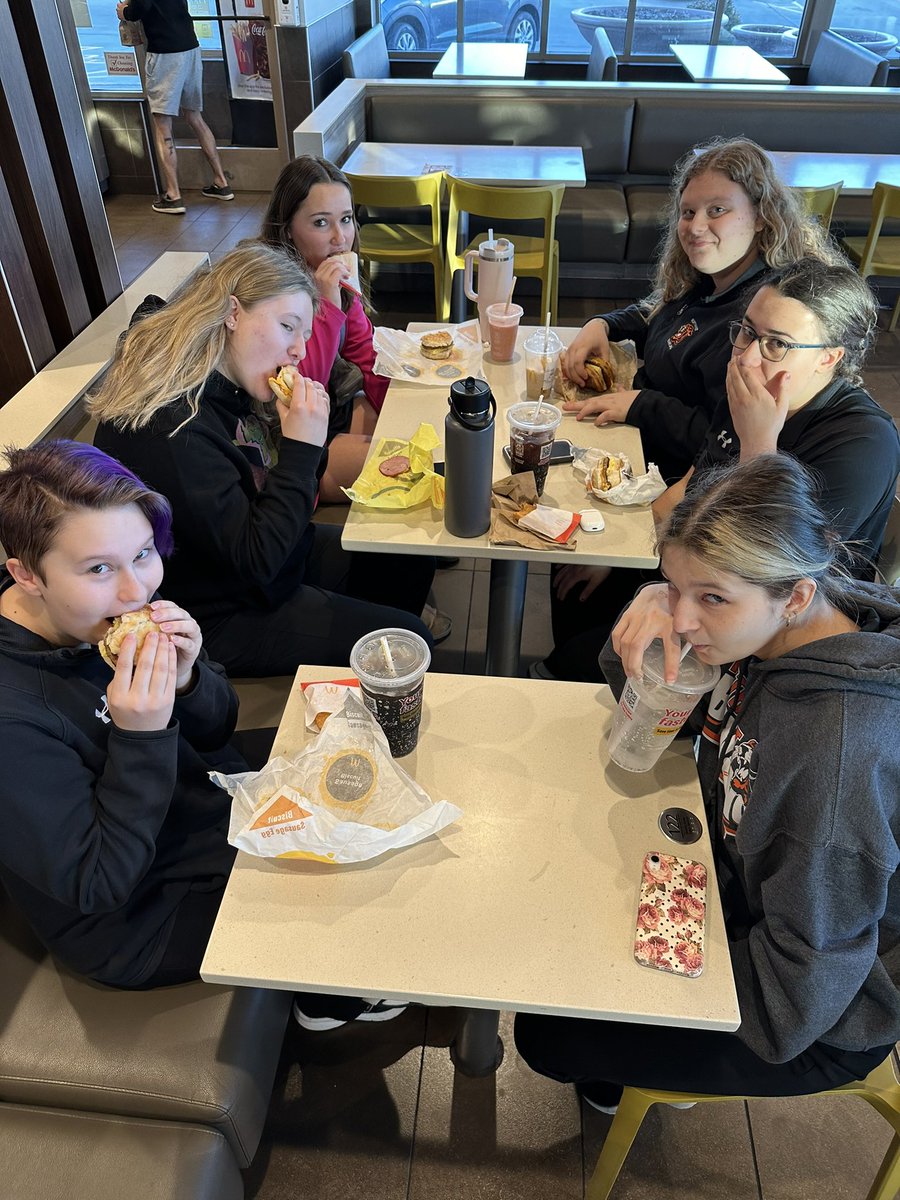 Let’s EAT! We’re ready for today’s Sunflower League Tournament in Lawrence. Boys this morning and girls in the afternoon. <a href="/SMNWAthletics/">SMNW Athletics</a>