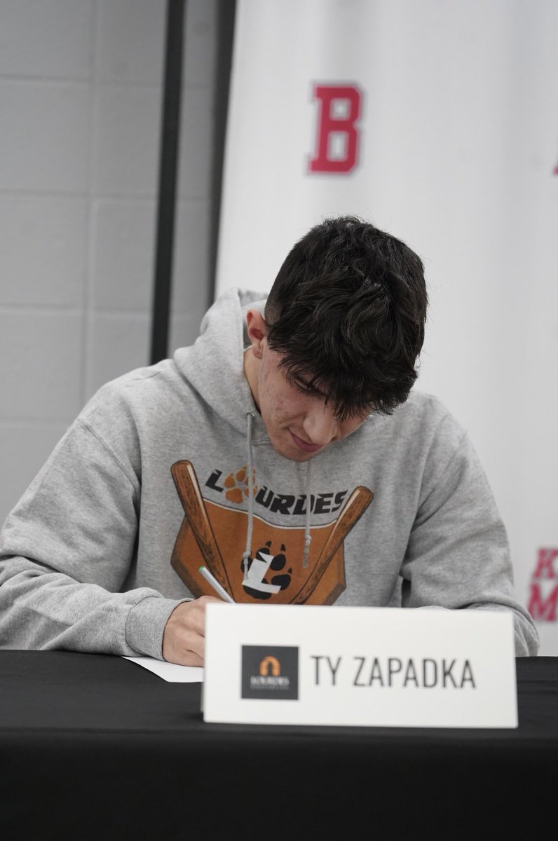 Signed🧡🩶🤍🖤🐺🐾 #GrayWolvesNation #NationalSigningDay