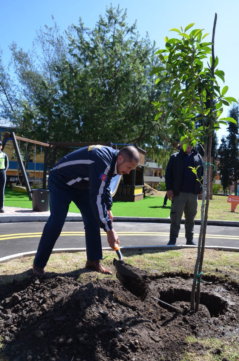 👮🏾#GestiónAMT | ¡Pedaleando hacia el futuro! 

El alcalde <a href="/pabelml/">Pabel Muñoz L.</a> junto a nuestro director <a href="/washo2627/">MBA. Washington Martínez Suasnavas</a> inauguró el primer parque Vial de la ciudad, enfocado en la convivencia y la educación para nuestros niños 👦🧒. ☀️

Al trabajar juntos #QuitoRenace 💪