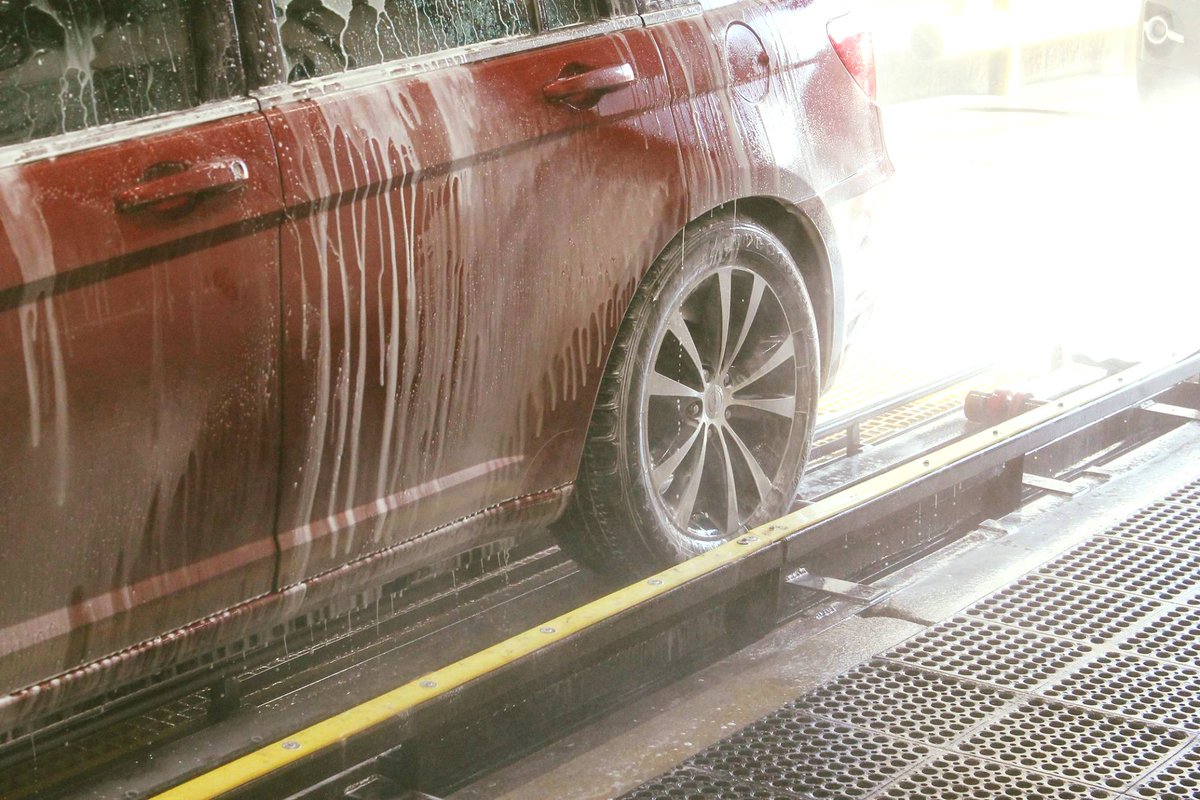 ClassicAutoWash's tweet photo. Who's stopping by for a wash today?
We use top-quality products to keep your car looking its best!

#classicautowash #allenpark #carwash https://t.co/7oAaCLwO52