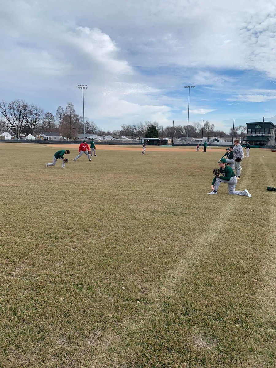 VincennesBase's tweet image. The Alices were able to take advantage of some good weather this week and get out on the field. Spring is right around the corner!