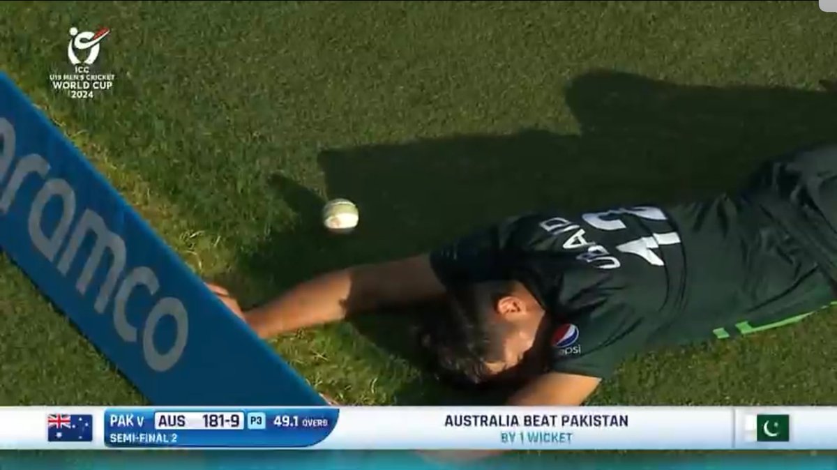 Crick_logist's tweet photo. This tweet is for #pakistantwitter , I know what kind of trolling u guys did last time whn Pakistan almost lost to Bang.
Don't forget they r just kids who gave everything what they have and they are mentally not mature to bear all this. Please support & encourage them.
#PAKvsAUS https://t.co/bNbYWbjN9U