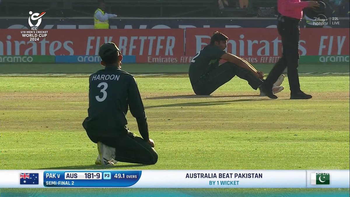 Crick_logist's tweet photo. This tweet is for #pakistantwitter , I know what kind of trolling u guys did last time whn Pakistan almost lost to Bang.
Don't forget they r just kids who gave everything what they have and they are mentally not mature to bear all this. Please support & encourage them.
#PAKvsAUS https://t.co/bNbYWbjN9U