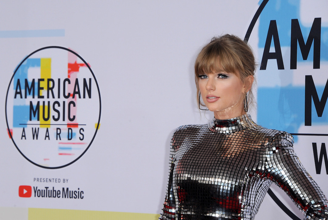 RiceUNews's tweet photo. Rice @RiceSmgt sports finance expert available to discuss ‘the @taylorswift13 effect’ at #SuperBowlLVIII and how the #NFL is targeting women https://t.co/IhJb8JV8ih

📸 credit: @RiceSmgt and https://t.co/I7VHGT6myB https://t.co/ygPANyKEdi