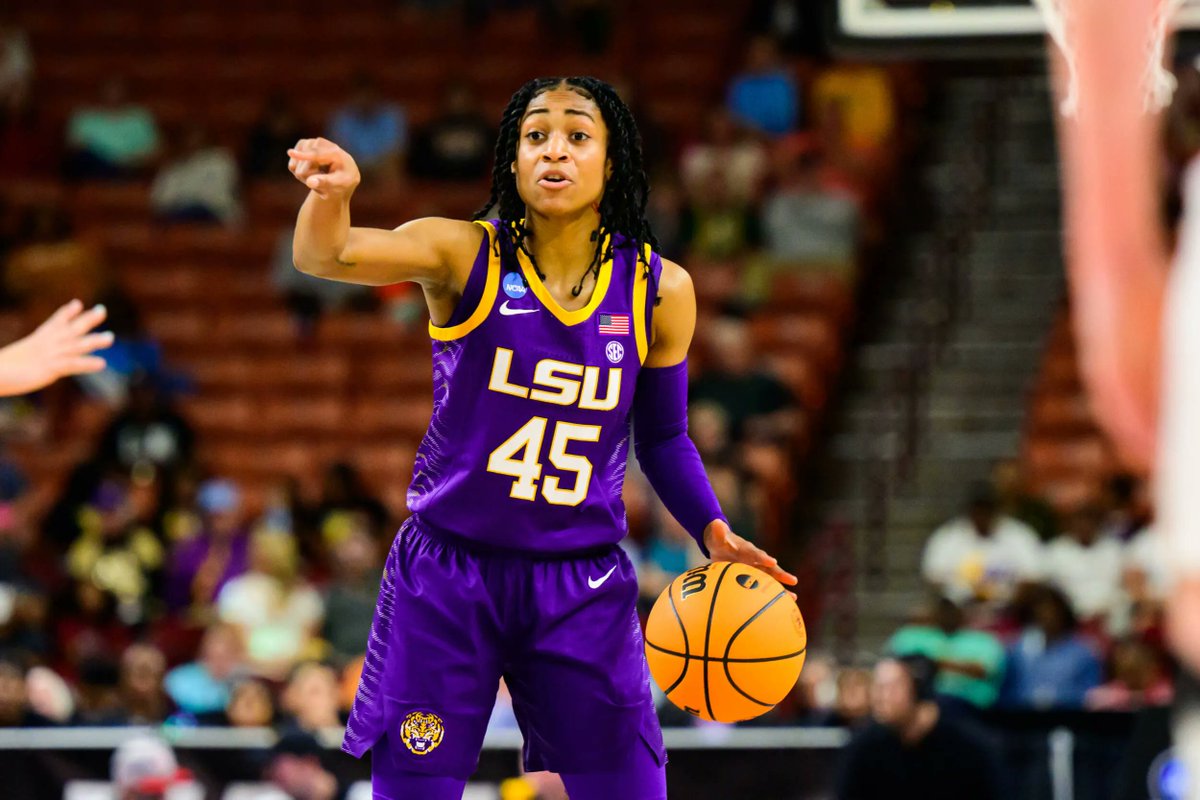 WomensHoops_USA's tweet photo. NEW: LSU championship guard Alexis Morris will join the Harlem Globetrotters at the 7th female athlete of all time. https://t.co/wyRwemEaoW