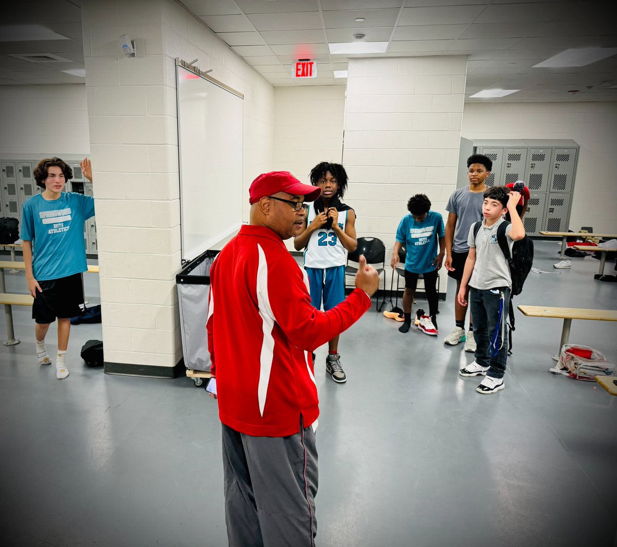 MrCdorsey's tweet photo. 7th grade B Team @SVMS_Athletics1  finished 5-1 last night. Though we tied for 1st with @SISBPatriots, they owned the tie breaker. Coach Bell came by during his bye week to support despite the rival. We are all @SpringISD and that culture starts with the coaches. @SISDAthletics https://t.co/PY2DS4e1LN