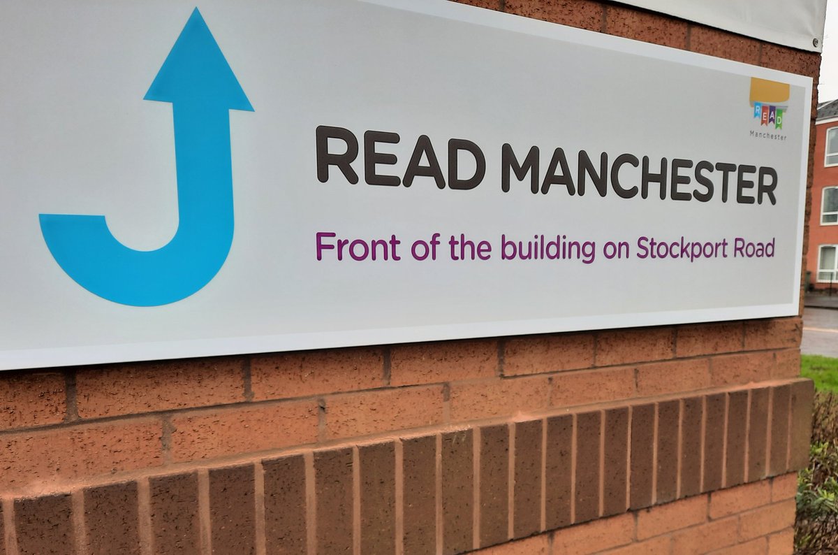 CherylPridgeon's tweet image. It must be a sign...😆 Free books and signage from the car park to #ReadMCR collection HQ!! Perfect #gettingthere @MancLibraries