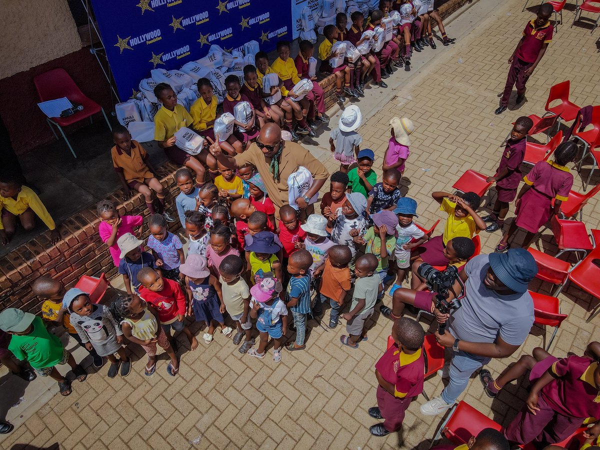 FoundationChana's tweet photo. 300/400 shoes have been donated by the @KhuliChana Foundation &amp; the @HWBFoundation 

We visited the following schools in Gauteng &amp; the North West province.

1. Hillside Primary School 

2. Kunana Primary School

3. Reahola Primary School https://t.co/UtneVD00Mb
