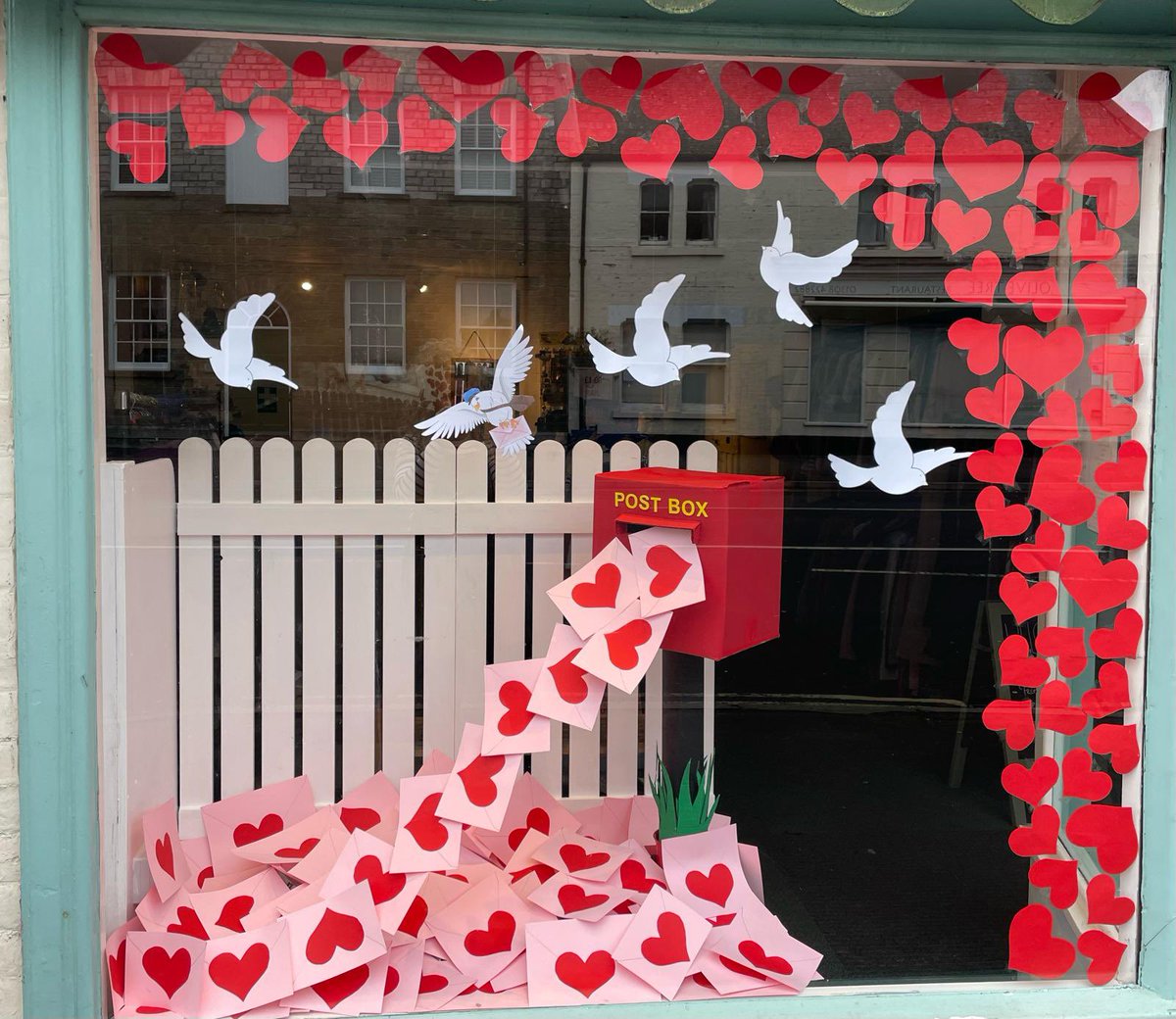 💕 Love is in the air 💕 wonderful window display by our shop manager Kelly!

#Valentines2024 
#bridport