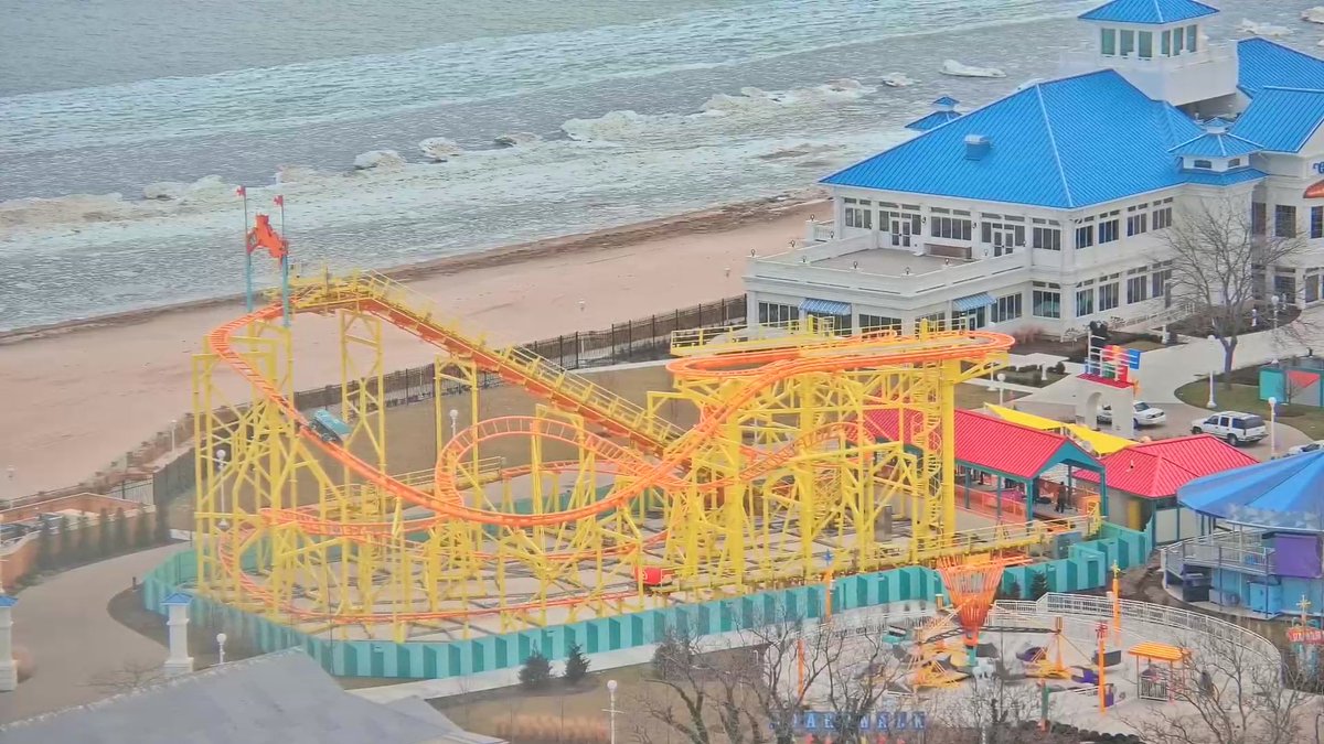 TonyClarkCP's tweet photo. Ice out on the lake.
A true juxtaposition.
Wild Mouse is cheesin'. https://t.co/mvDmhqQjWr