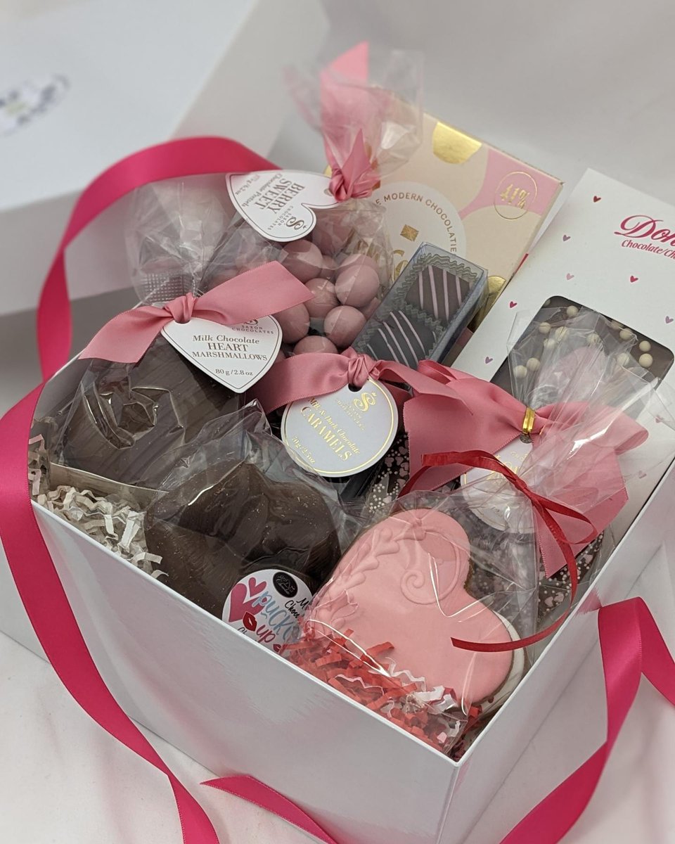 We're here to help with anything Valentine's! Need to send your Valentine a sweet treat? Contact us - we'd LOVE to help! 💕 Check out our gift boxes online - send a gift in a few clicks! thymeandagain.ca/gift-cards-gif…