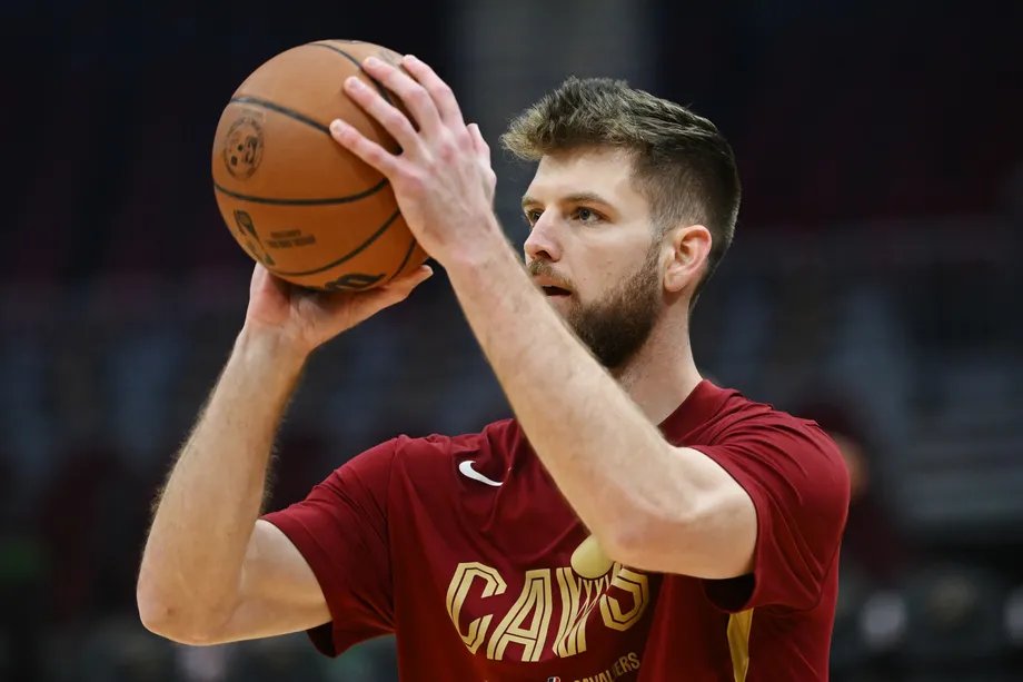 MoreForYou_CLE's tweet photo. A package of Dean Wade and second-round picks for Royce O'Neale is "in play" for the #Cavs according to @BrettSiegelNBA https://t.co/hCiRWzKtRA