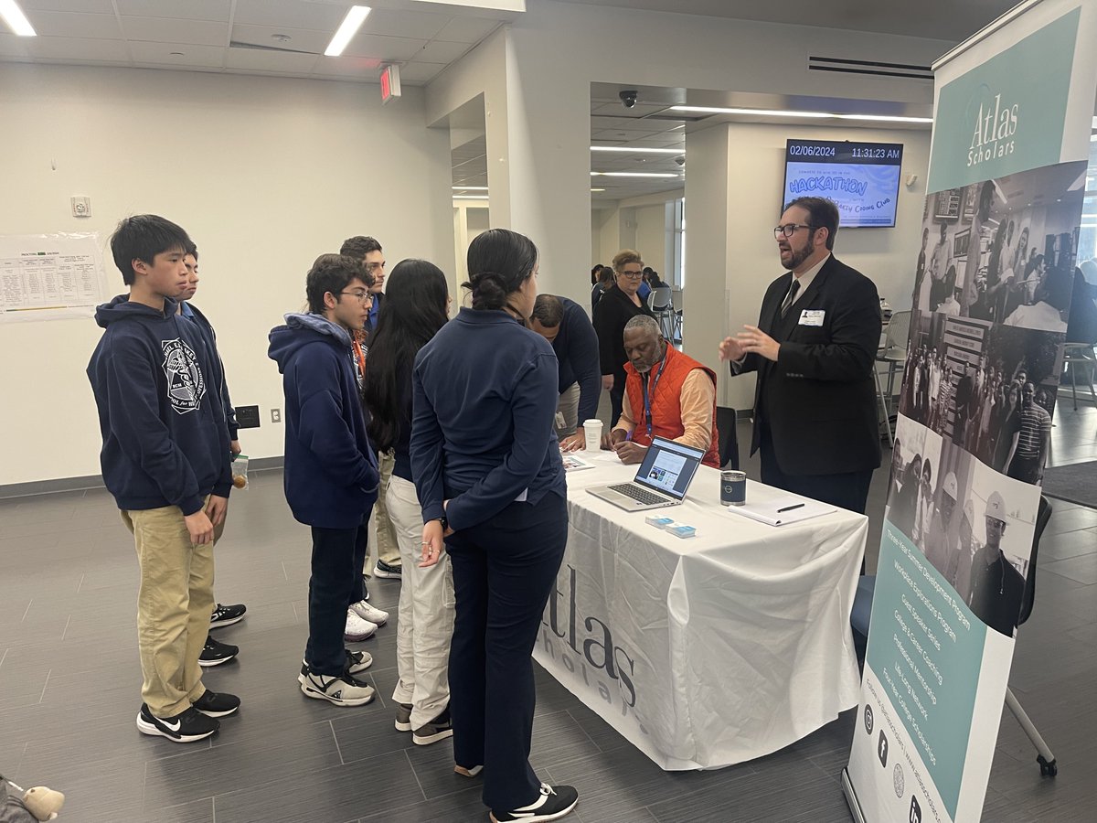 AtlasScholars's tweet photo. Had a great time meeting with @debakeyhshp sophomores this week! https://t.co/dW0JapcO46