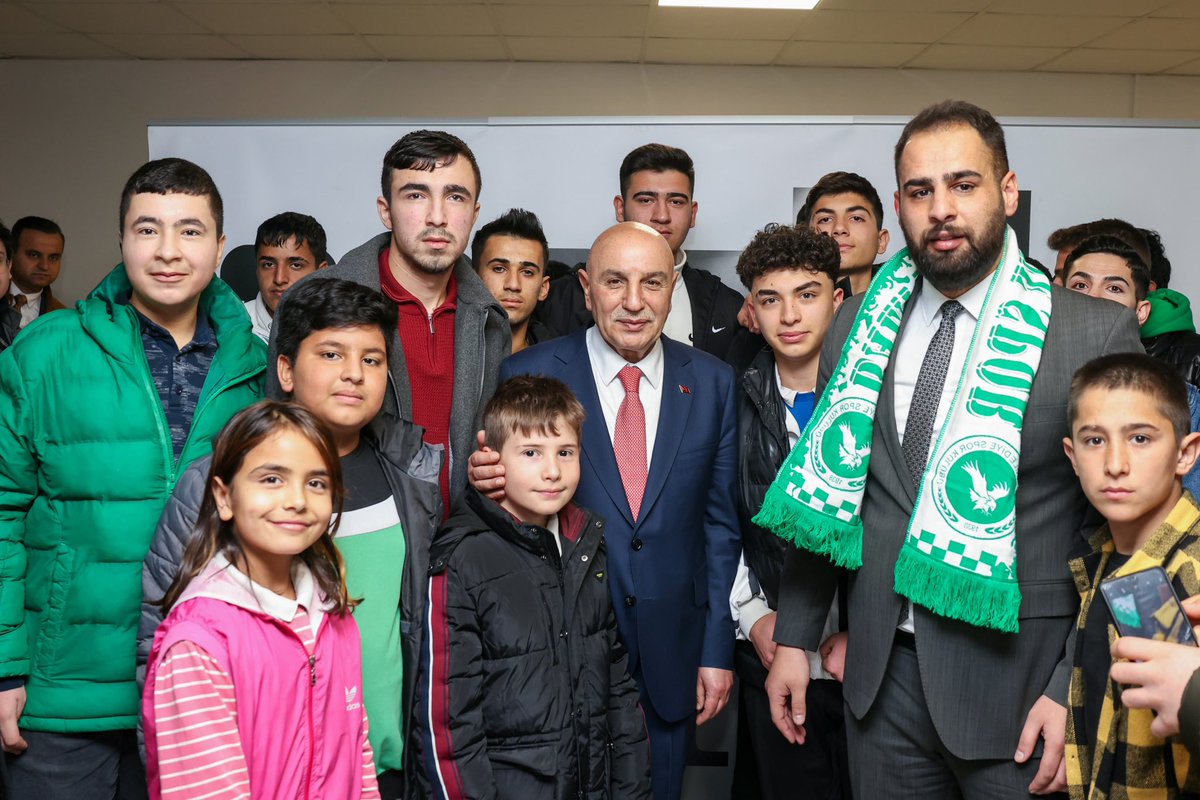 Yenileme çalışmaları tamamlanan Atatürk Parkın’da açılışını gerçekleştirdik Akabinde Gençlik buluşmamızı gerçekleştirdik.
<a href="/hakanhanozcan/">Hakan Han ÖZCAN 🇹🇷</a> 
<a href="/turgutaltinok06/">Turgut Altınok 🇹🇷</a> 
<a href="/Evrendlkrn/">Evren DALKIRAN 🇹🇷</a> 
<a href="/buranahmet11/">Ahmet Buran</a>