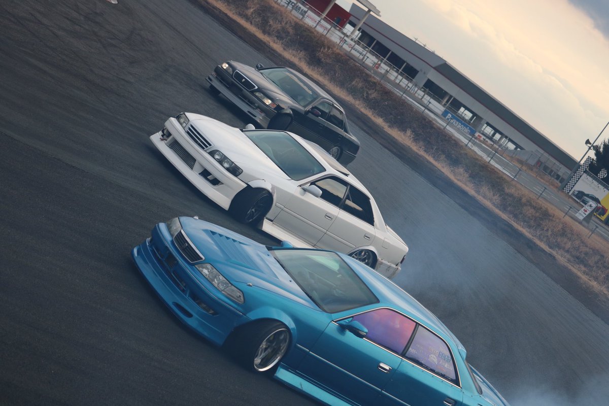 Koudai1970's tweet photo. #JZX100 #chaser #cresta #MARC2 #1JZ #1JZXGTE #vvti #r154 #TOYOTA #drift #driftcars #ツアラーV #ルラーンG
#ssr #work #vskf #なおき走 #富士スピードウェイ #ドリパ https://t.co/zgY2KYdRfk
