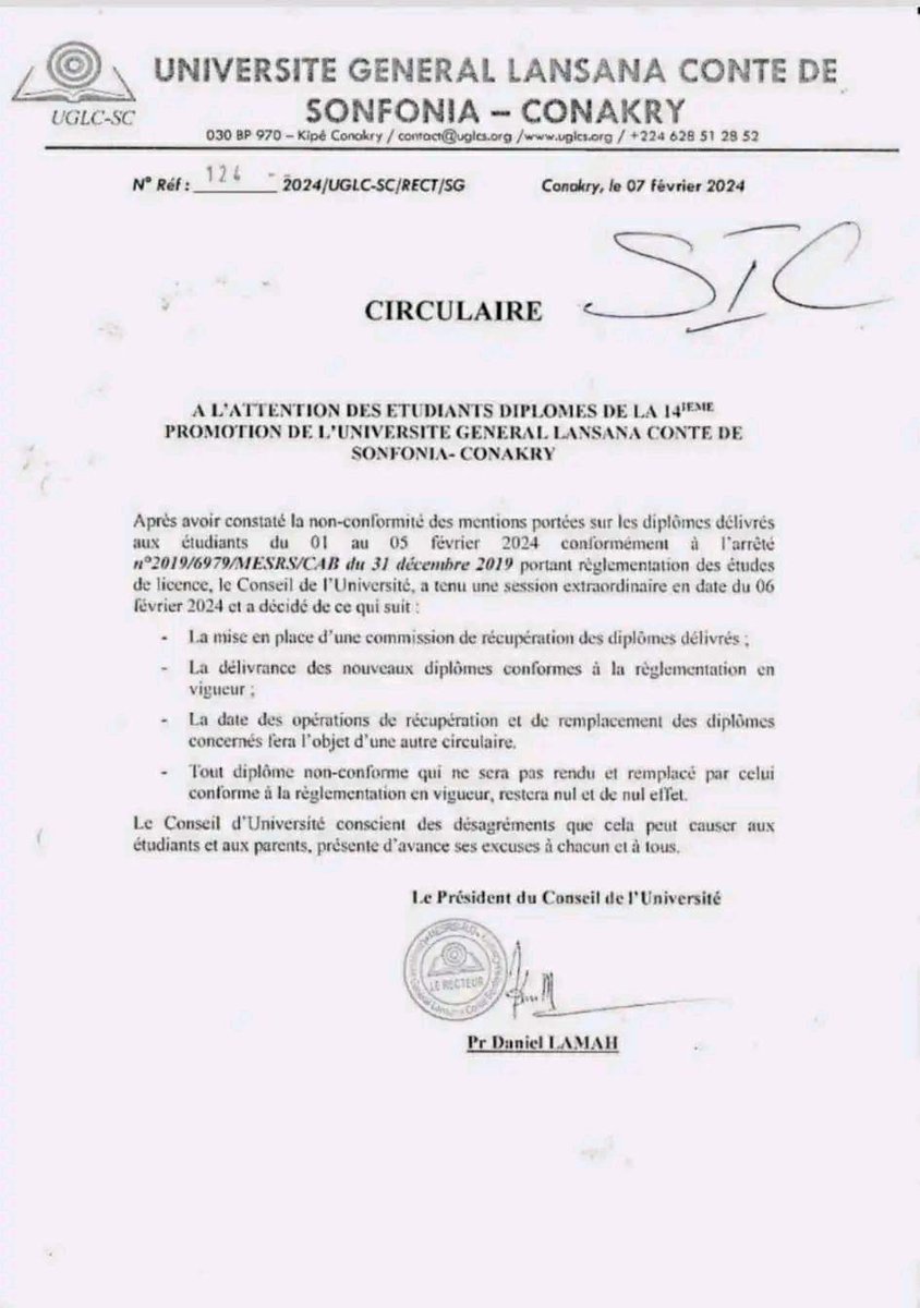 etudiantguineen's tweet photo. Les diplômes de la 14ème promotion de l'UGLC-SC sont non conformes. 
#Guinee #etudiantguimeen #UGLCS https://t.co/hC7XnEDDgm
