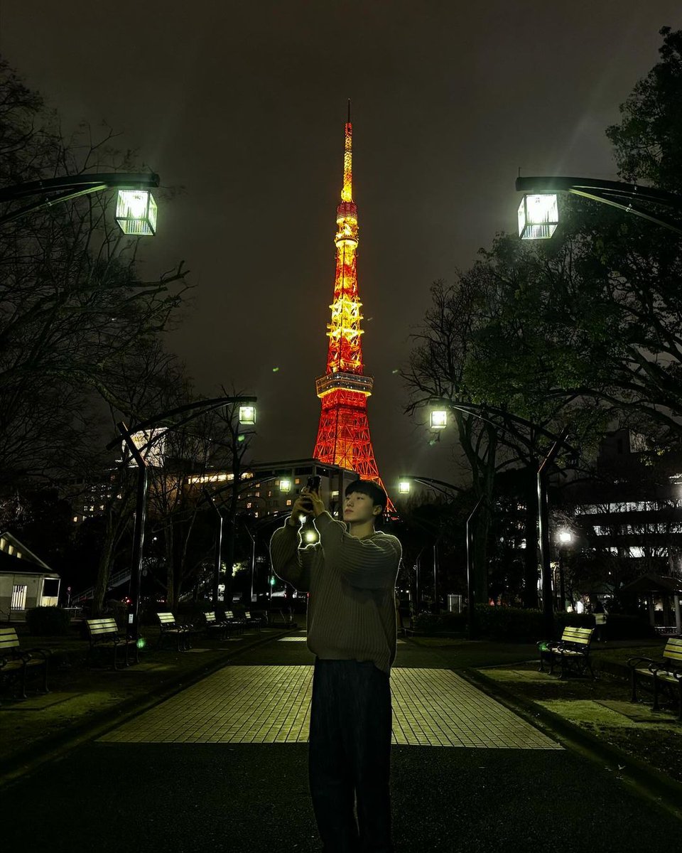 1024 tweet media