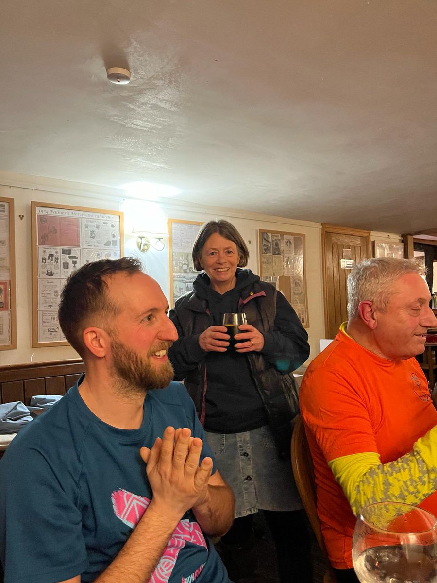 foxtrotters1066's tweet photo. Another great #foxtrotters #groupnight of #running #walking #chat & #drinking with #friends old & new well done all, welcome to Oliver from Kent, π looks like you didnβt miss me, π @KathyGrant1960 for being MC π @FoxGarboldisham @UKRunChat @freeweeklytimed @QuitTheSitting https://t.co/IucM5HMwco