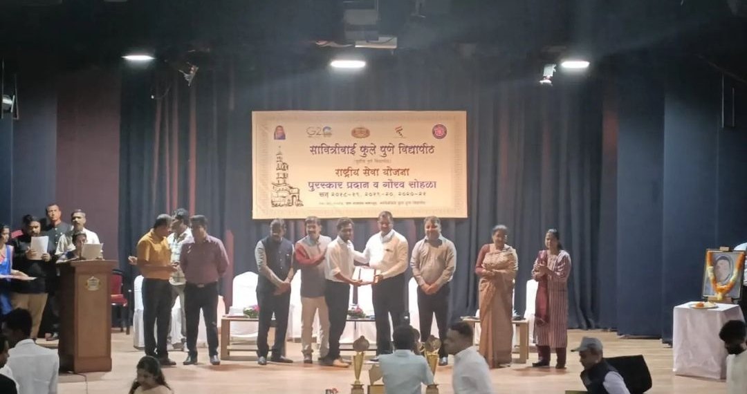 NSS_VIIT_PUNE's tweet photo. Another achievement of National Service Scheme @viit_pune 
On 04/07/2023 the award ceremony was bestowed at SPPU Pune. 

NSS VIIT is felicitated with three awards in the category of:-
1. Best NSS Unit
2. Best P.O. Dr.Ravindra Acharya sir
3. Best Volunteer Mr.Swapnil Gaikwad
#A70 https://t.co/MMFxnTfti2