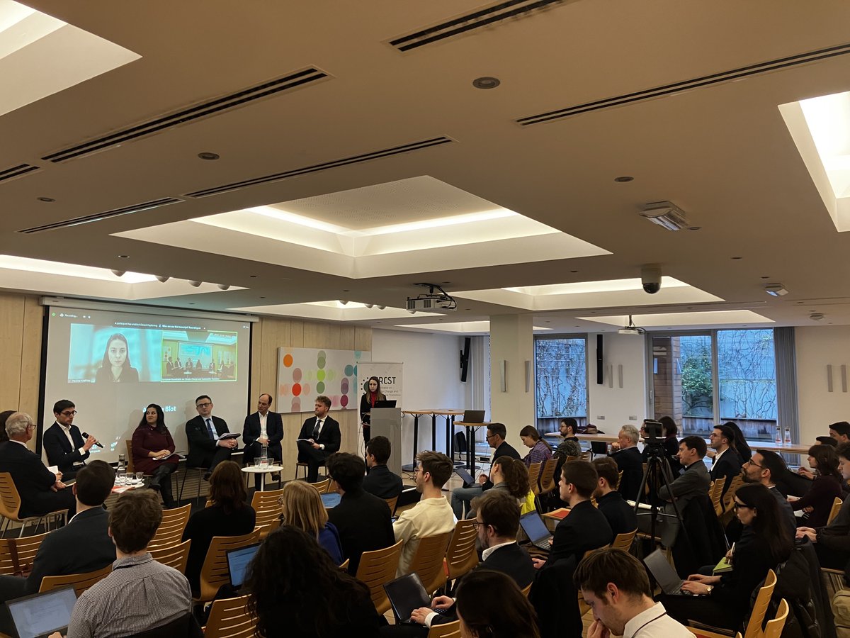 💡Yesterday's discussion on the European Hydrogen Bank was genuinely enlightening! Thank you to all the participants and panelists for joining and engaging in a constructive debate! Our upcoming events 👉 bit.ly/42vttqy