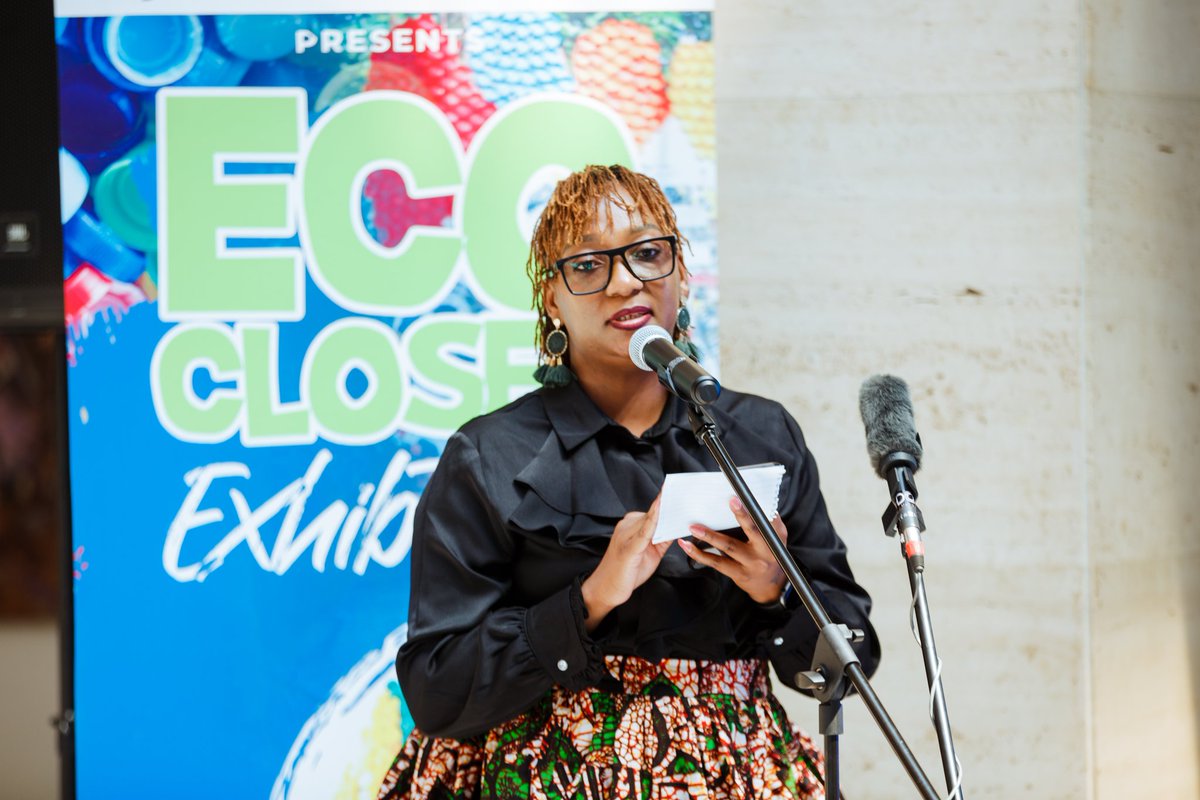 BarefeetTheatre's tweet photo. THANK YOU to our partners and friends who attended and supported our #ecoclosetexhibition last week.
We had such an amazing time interacting and sharing our inspirational experiences with the #EcoClosetProject.
Thanks to @Sandra_Suubi
for the great collaboration.
@hivosrosa https://t.co/DifeZK6pRb