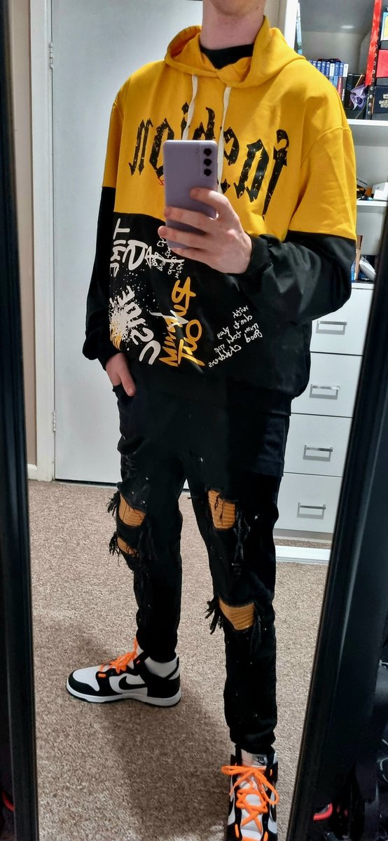 CruiseTheDingo's tweet photo. Fit for NF tomorrow night. Gonna bawl my eyes out ππ€
#NFHopeTour https://t.co/OchOqJxtBm