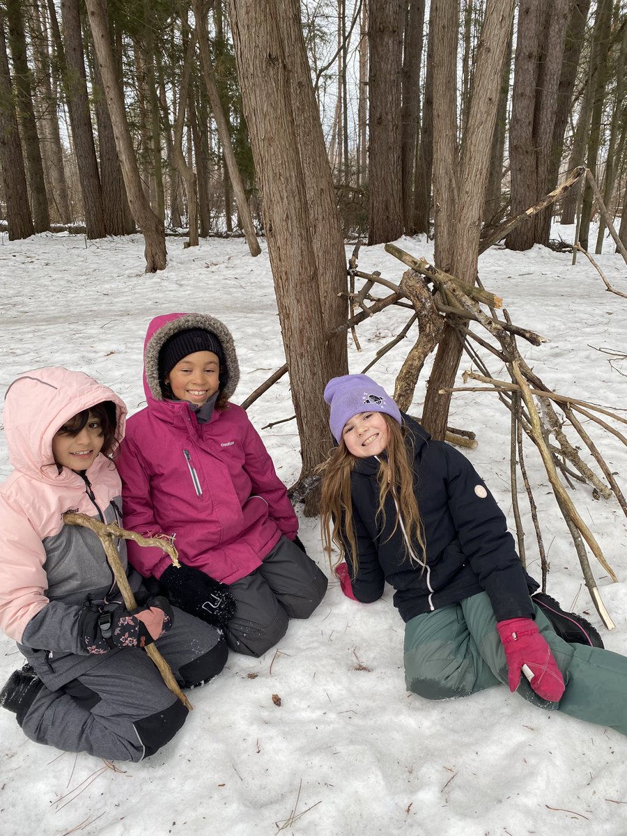 MrsEaton_BER's tweet photo. Yesterday was Winter Walk day! We explored the forest with our Grade 6 buddies. @adrianaporcari #EcoEcoEco https://t.co/SKFQuCJMjm
