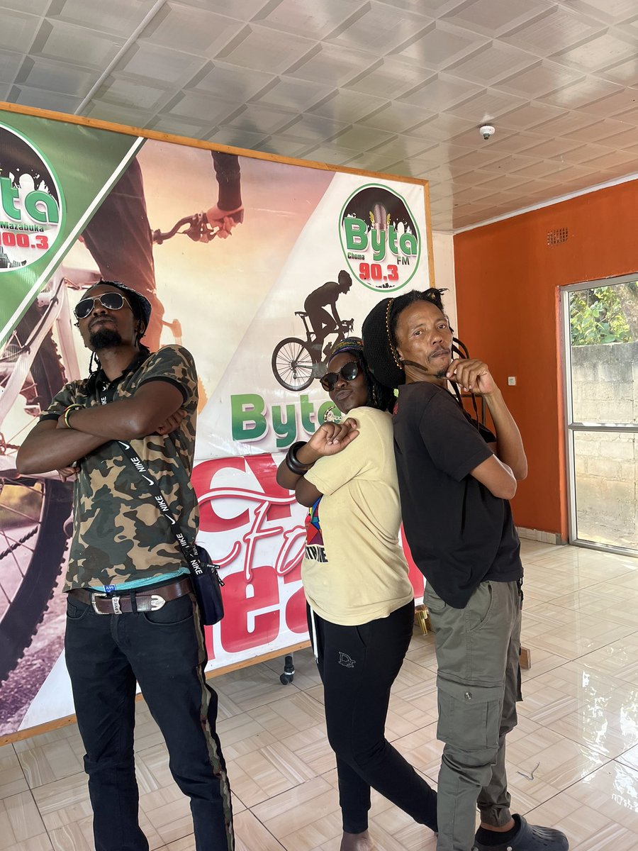 WeziVMhone's tweet photo. From Choma to the rest of Zambia: we are passing you the mic 🎤#PassMeTheMic https://t.co/Gy9rQpwn79
