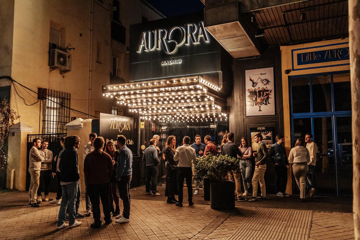 decide4AI's tweet photo. 🗓 Hace unas semanas celebramos la fiesta de año nuevo de #decide4AI 🥂
Un evento que unió a toda la empresa en el que pudimos disfrutar de tiempo junt@s alejados del ámbito laboral y de música en directo gracias a nuestro estupendo grupo #TheZyders 🎸
¡Mil gracias a todos! https://t.co/RvR7Z9ZaJF