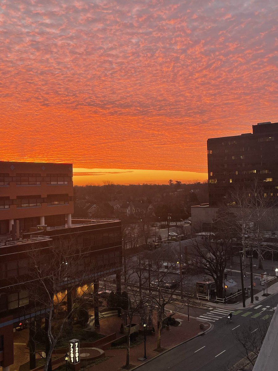 What a beautiful morning <a href="/fox5dc/">FOX 5 DC</a>! Thanks for the sunrise <a href="/TuckerFox5/">Tucker Barnes</a> #gooddaydc
