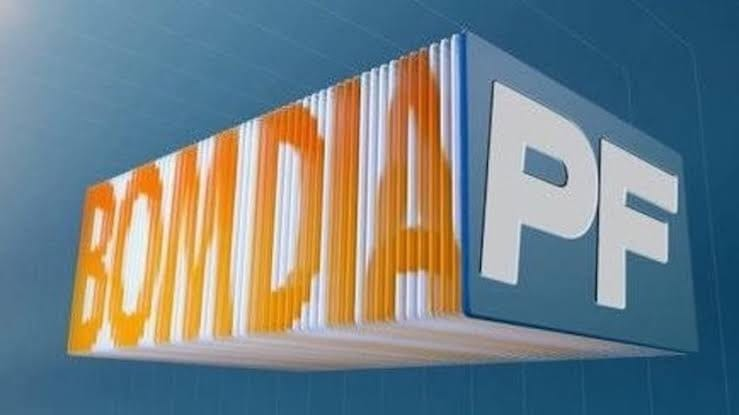 ☀️ RESUMÃO DO BOM DIA, PF

Tá perdidinha e não sabe o que a Polícia Federal fez na manhã de hoje? Vem cá que eu explico!

A operação mira organizadores da tentativa de golpe de estado bolsonarista.

1⃣👉🏾 4 mandados de prisão estão sendo cumpridos, entre os presos estão Filipe G.
