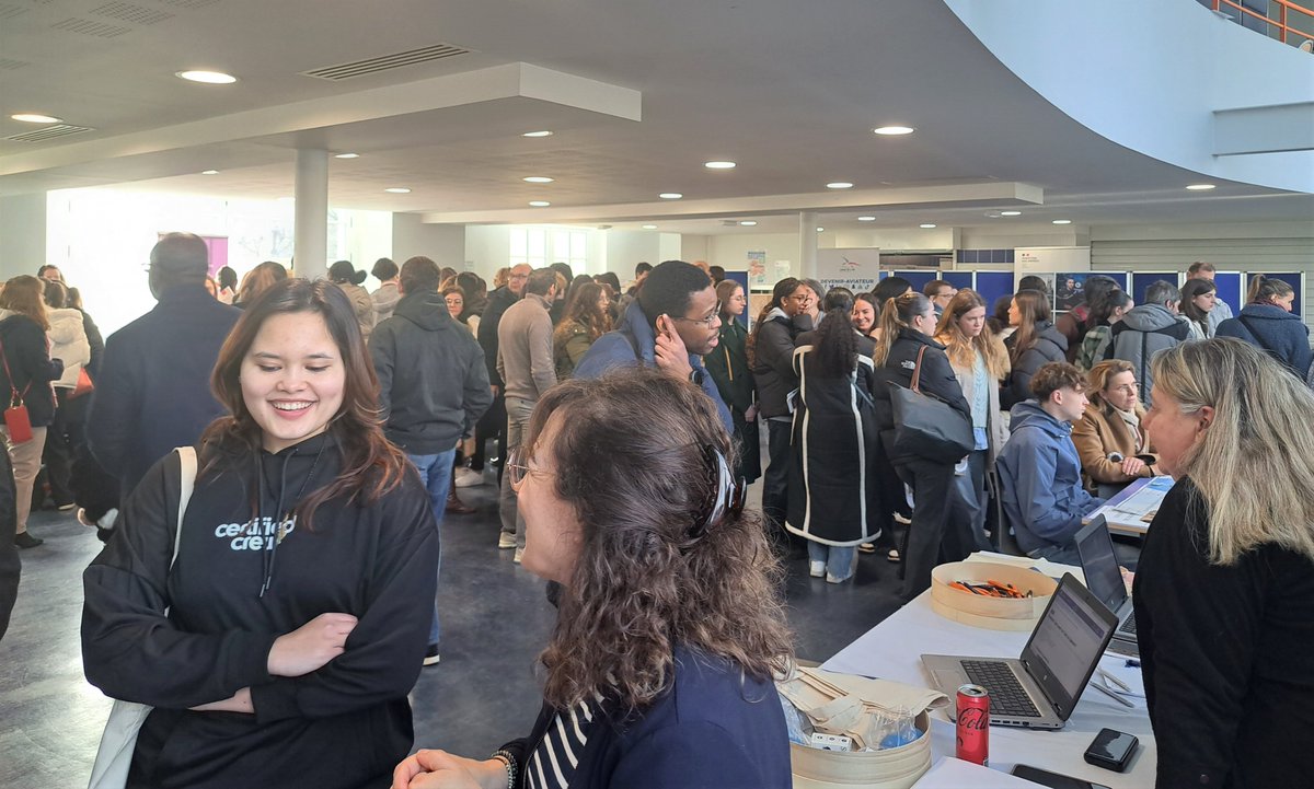 CPAM77's tweet photo. [Bilan – JPO 2024] Près de 90 jeunes sensibilisés en #prévention #santé lors des JPO de #SeineEtMarne.
👉 Au programme : sensibilisation aux #BonsReflexes, #MTDents, vaccination HPV, santé mentale &amp; contraception.
Merci à nos partenaires de l’enseignement pour l’accueil ! https://t.co/KORcWQnBQs