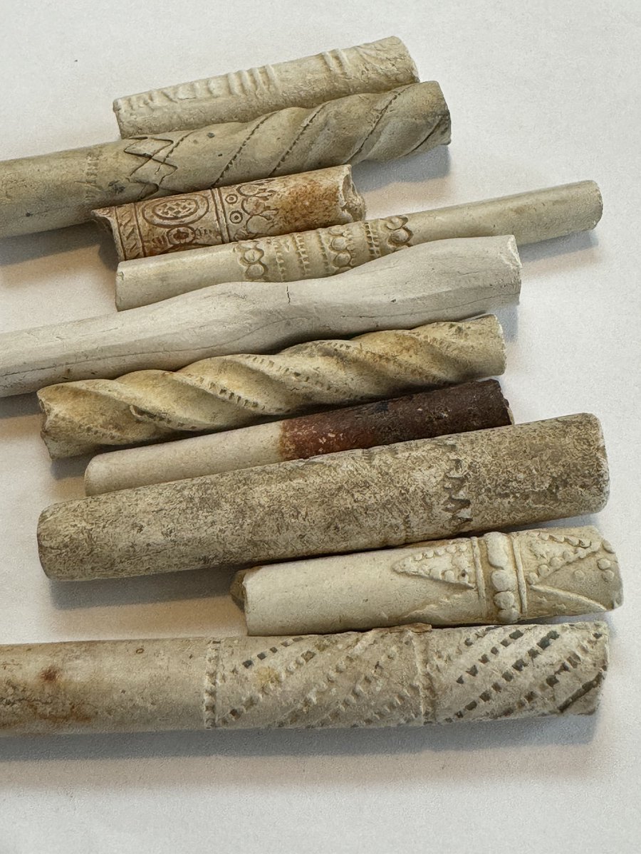 Having a two day #thames #found #claypipe sort, and came across these decorated stems. Mostly Dutch (apart from the waxed tip and the third down from the top, which is midlands 1700s (thanks to the society for clay pipe research!). #fragments of beauty. #mudlarking