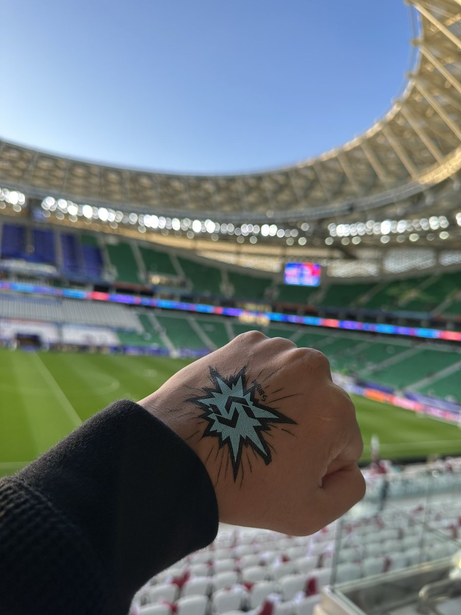 barron_BingX's tweet photo. It’s great time to watch and cheer for Qatar with new friends. Thank #Bitget for the trip 🥳

#AFCAsianCup2023 #Qatar #bitget https://t.co/xqIZwwpmBZ