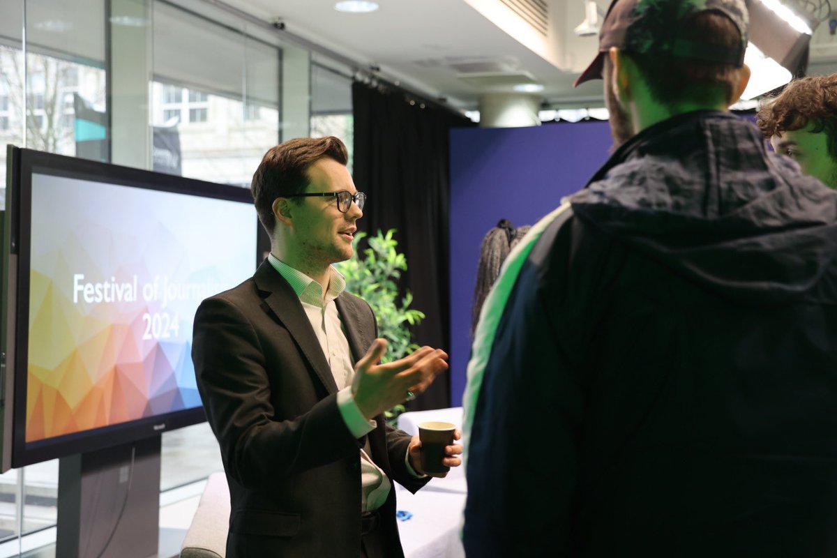 EsmeSpurling's tweet photo. The two day Journalism Festival 2024 is a fantastic networking opportunity for our @covcampus students 
- great to see them getting stuck in and asking our industry guests lots of questions! ✒️ #Coventry 

#2024CovJournoFest @CU_Journalism  #Photographer https://t.co/H340vOFTNm