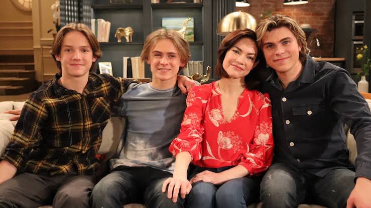 My favorite family interaction involves her sons.  I wish we'd get more of that one-on-one time between Elizabeth, Cam, Jake &amp; Aiden. 

#LetElizabethLead #BeckyTheHeartofGH #GH