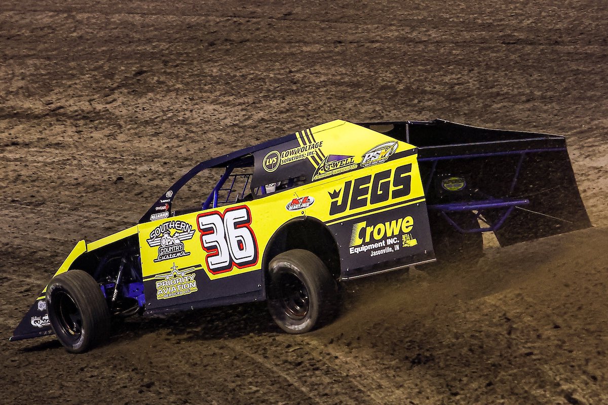 Trevor Neville, Kenny Wallace  and Tyler Nicely Racing (3 in a row)find Federated Auto Parts DIRTcar Racing Nationals at Volusia  utilizing Willy's Equalizer carburetors equipped with Willy's Super Bowls.

#teamwillys  #willyssuperbowls #ChoiceOfChampions #runoneorfollowone