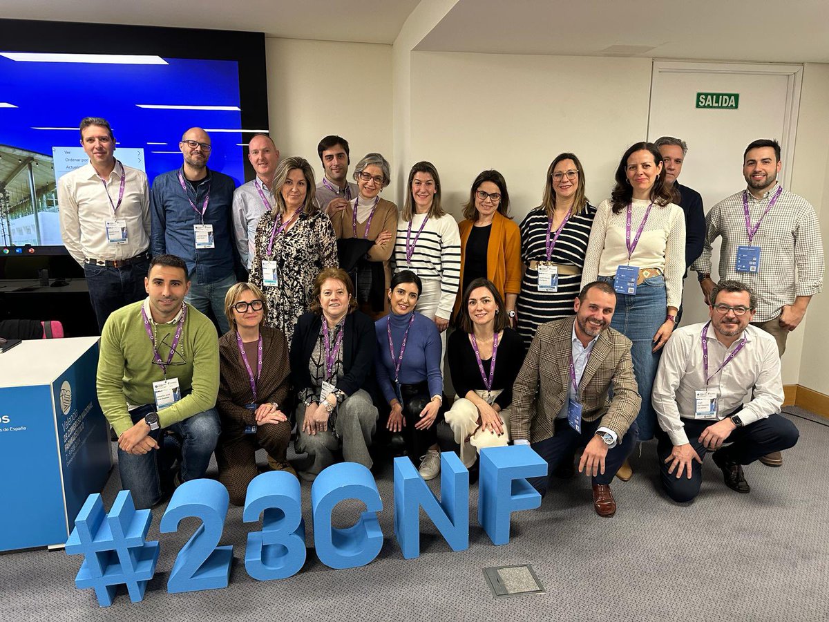 Parte de la representación de los farmacéuticos ceutíes, entre ellos <a href="/PdteCOFCEUTA/">Mario de Miguel</a> y <a href="/farmaciaceuta/">farmaciaceuta.es</a>, en el segundo día del #23cnf de Valencia.

#farmaciascaballas <a href="/Farmaceuticos_/">Consejo General Colegios Farmacéuticos</a>