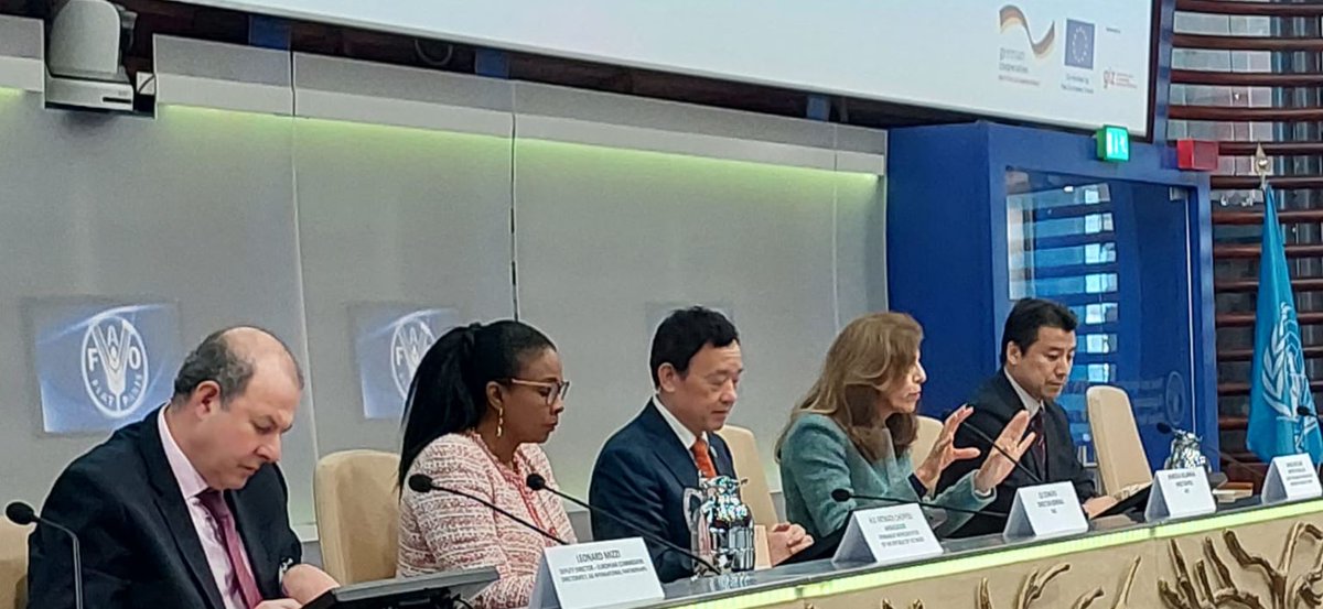 LeonardMizziEU's tweet photo. Happy to be in Rome for #WorldPulsesDay 🫘
Pulses could be a win for people and a win for the environment.
🇪🇺 supports innovations in agroecological farming systems and investments in agri-SMEs to maximize win-wins🌍
See e.g., #ProSoil programme: https://t.co/UfKUS6Vssr https://t.co/B6mmQbnaax