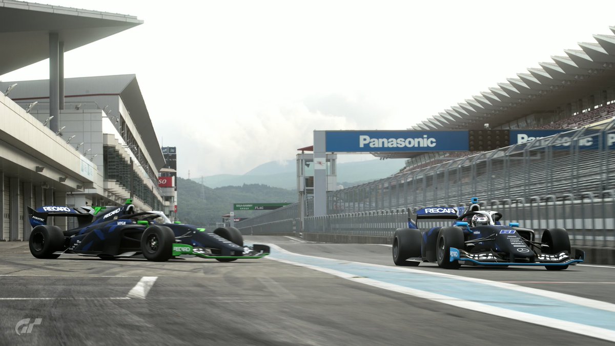 PonOfficial_62's tweet photo. (F1vs新体制&amp;新リバリー発表)
心機一転！車両のリバリーとドライバーを変え
新たに参戦再開です！

61号車ドライバー/@Nora_Kitsune993 
7号車ドライバー/@Exceed_17 

チームオーナー&amp;監督&amp;62号車リザーブ
@PonRacing_FScom 

チーム名
PonRacing VISA Mercedes team F1

車両型式
PR03

#F1vs_GT7 https://t.co/o9ImwpIqbm