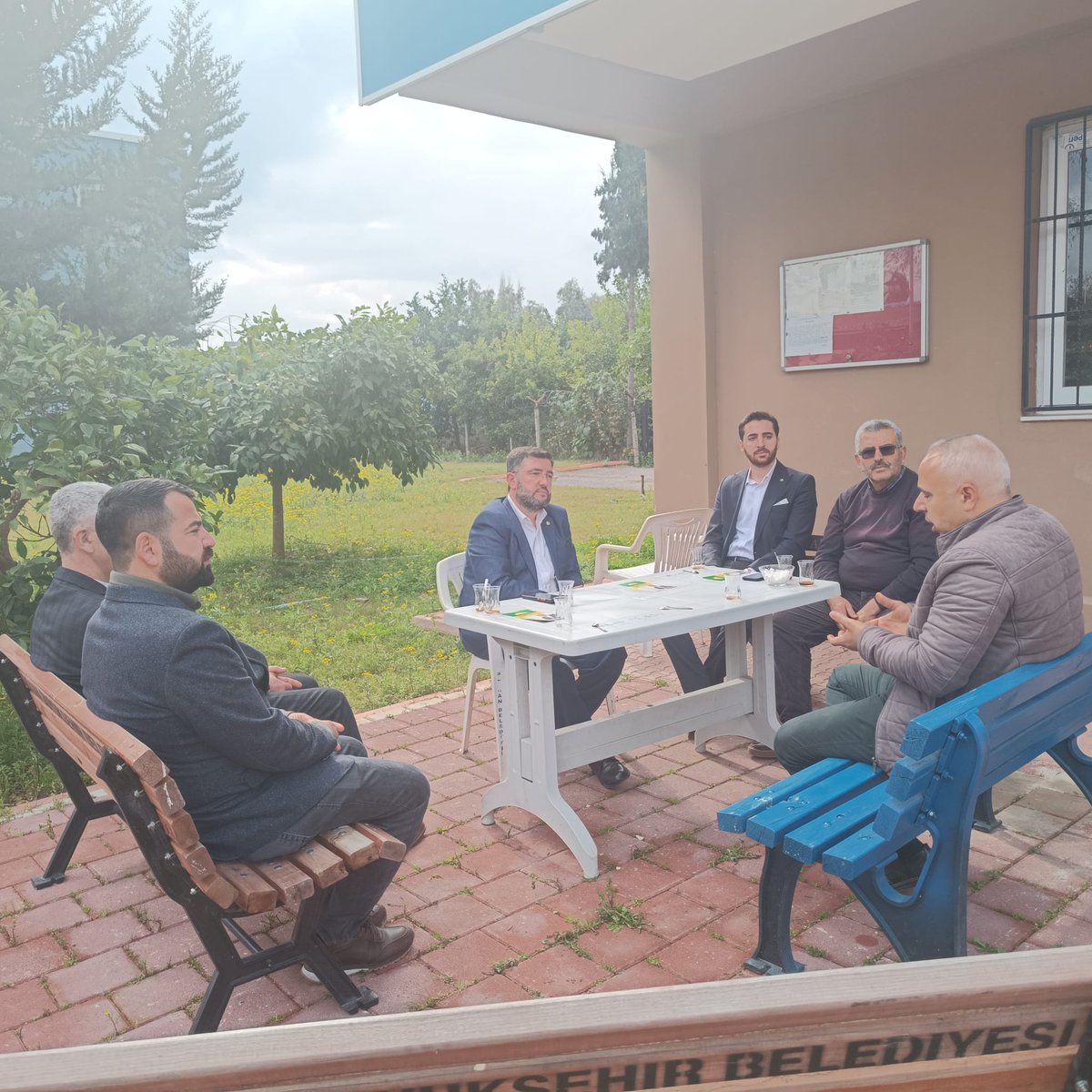 HudaParSeyhan's tweet image. #HÜDAPAR #Adana #Seyhan #İlçe teşkilatımız Sn. Fethullah Beyazçiçek'in öncülüğünde; Dervişler Köyü Muhtarı 1. Azası Sn. Recai Özgen'i ziyaret ettiler. 

Kendisiyle Gündem ve köyünün sorun ve sıkıntıları üzerine konuştular.