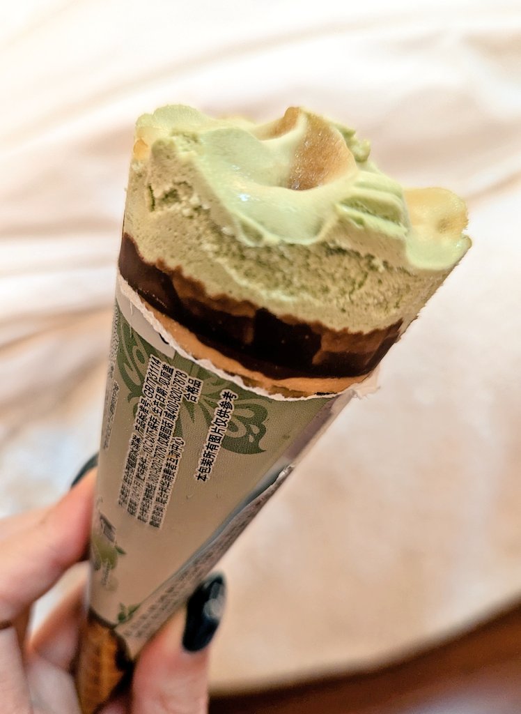 TianZhangZi's tweet photo. 良品舗子で可爱多アイス天官賜福をコンプ！
殿下チョコレート
殿下青梅プーアル茶
太子悦神バニラ
三郎ミルクティー
花城ストロベリー
花城マンゴーヨーグルト

意外と青梅プーアル味が甘酸っぱくて美味しい😋
パッケージめちゃめちゃ開けにくいけど、、🙃 https://t.co/wE7Kiz5MgP