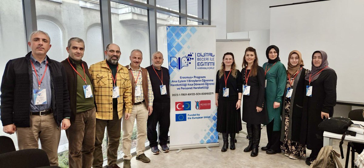 kartalaihl's tweet image. “Dijital Beceri ile Eğitimi Harmanlıyoruz.” başlıklı Erasmus+ KA122 hareketliliğimiz 03-09 Şubat 2024 tarihleri arasında idarecilerimiz ve öğretmenlerimizin katılımıyla Macaristan’ın Budapeşte kentinde gerçekleşti.

@meb_dinogretimi @ulusalajans #erasmusplusproject