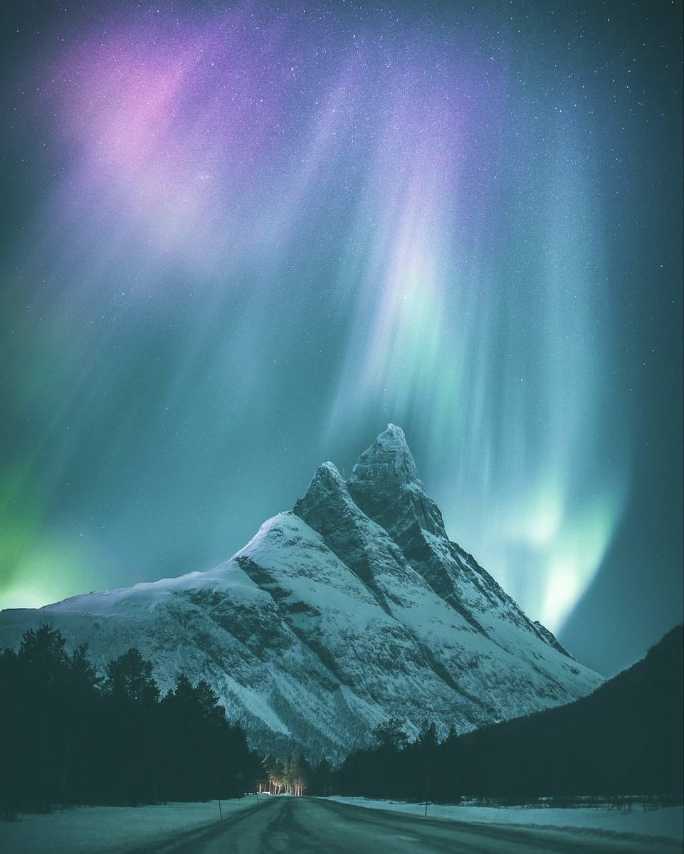earthcurated's tweet photo. Natural wonders - Norway ✨ https://t.co/BLpQU32jcm